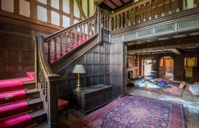 Once a luxury, now abandoned house stars