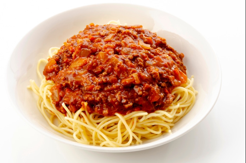 One jar — hundreds of dishes, how to choose and what to cook from stew