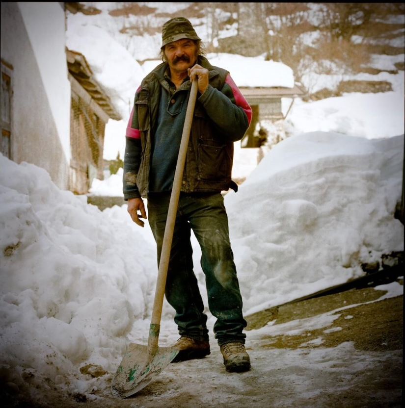 Ordinary Italians through the eyes of an Italian Ordinary Italians through the eyes of an Italian