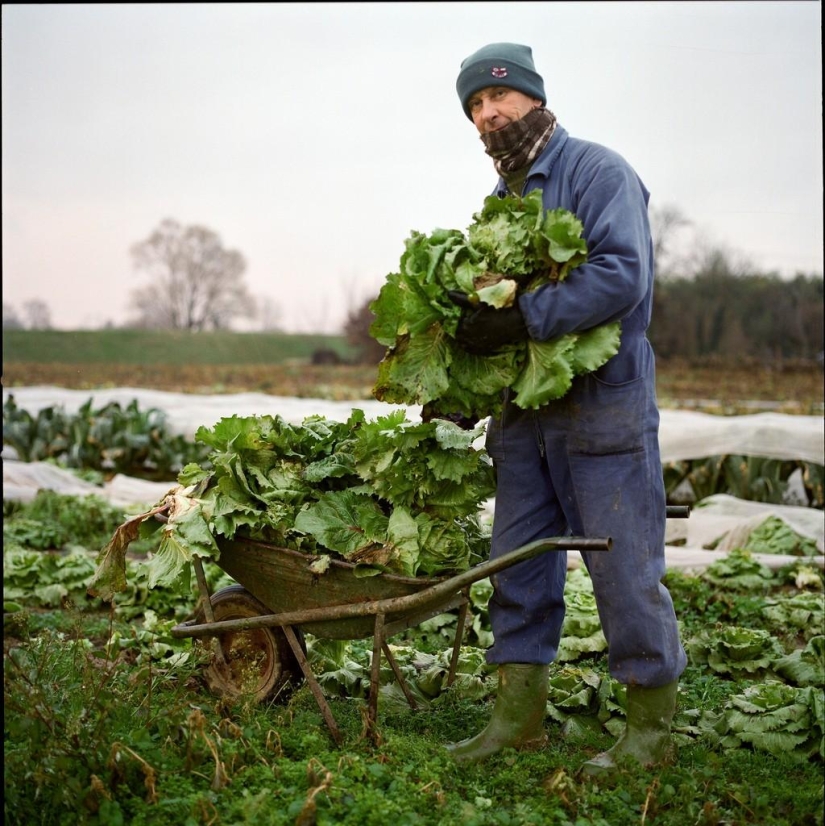 Ordinary Italians through the eyes of an Italian Ordinary Italians through the eyes of an Italian