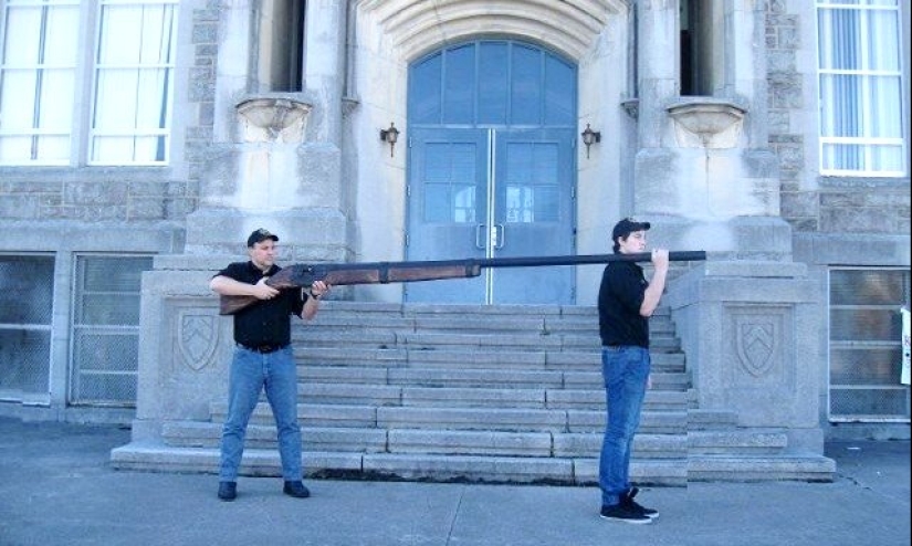 Pantgun - a giant rifle for the genocide of ducks Pantgun - a giant rifle for the genocide of ducks