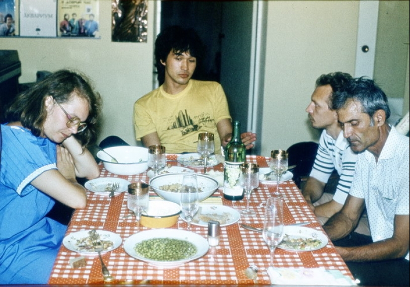 Papá-una copa de vino de oporto: cómo y qué bebieron las estrellas de rock rusas Papá-una copa de vino de oporto: cómo y qué bebieron las estrellas de rock rusas