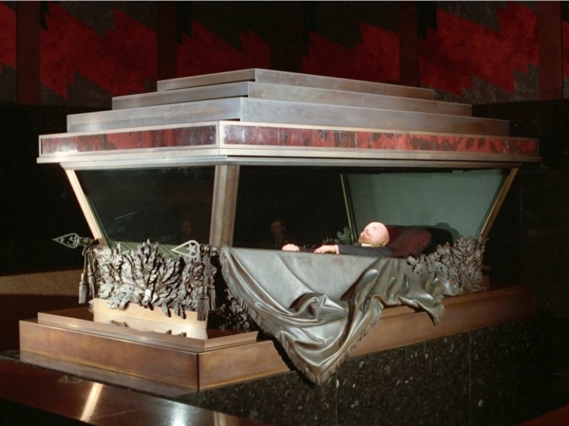 Para un largo recuerdo. ¿Quién más, además de Lenin, fue preservado para la posteridad?