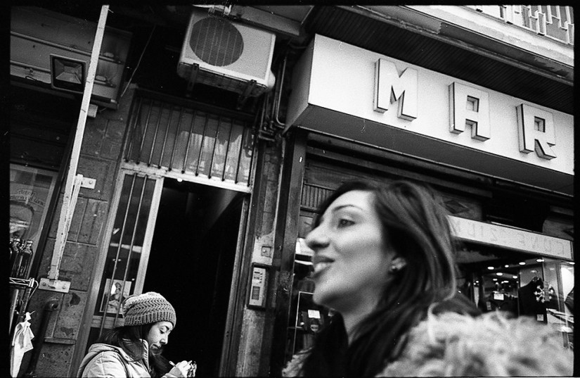 Paradise inhabited by devils: all the vices of St. Naples through the lens of Robbie McIntosh Paradise inhabited by devils: all the vices of St. Naples through the lens of Robbie McIntosh