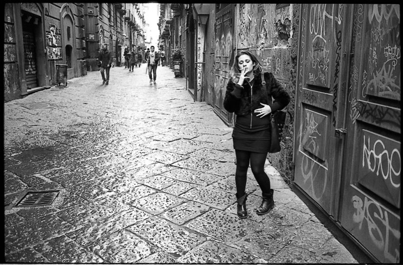 Paradise inhabited by devils: all the vices of St. Naples through the lens of Robbie McIntosh Paradise inhabited by devils: all the vices of St. Naples through the lens of Robbie McIntosh