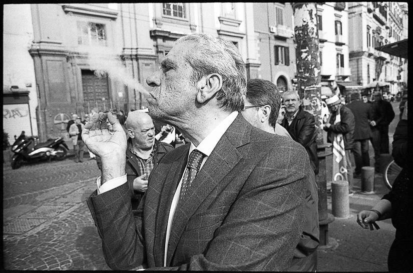 Paradise inhabited by devils: all the vices of St. Naples through the lens of Robbie McIntosh Paradise inhabited by devils: all the vices of St. Naples through the lens of Robbie McIntosh