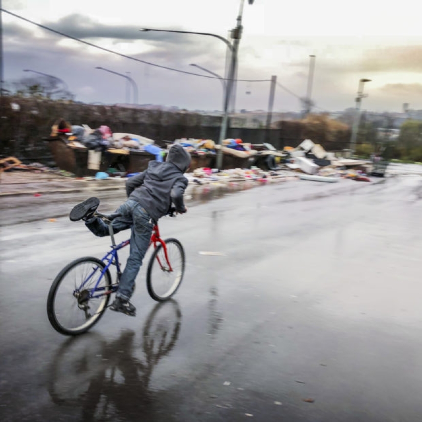 Personas sin residencia permanente: un fotógrafo italiano ha creado un proyecto único sobre la vida de los gitanos Personas sin residencia permanente: un fotógrafo italiano ha creado un proyecto único sobre la vida de los gitanos