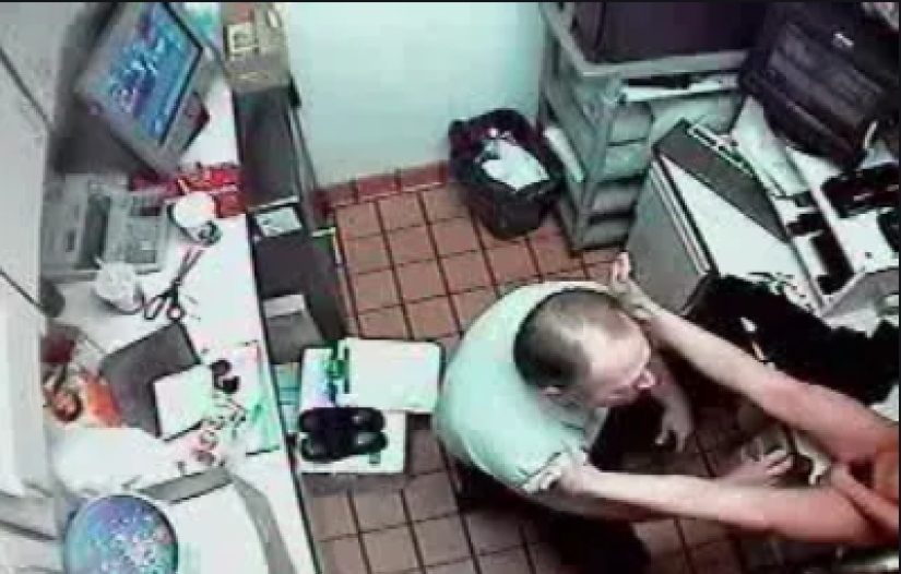 Phone rape: how a maniac from the USA mocked victims with the wrong hands