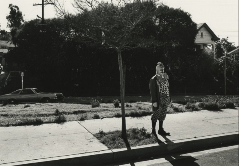 Photographer Gary Kruger is a virtuoso of moments, enchanted by the street Photographer Gary Kruger is a virtuoso of moments, enchanted by the street