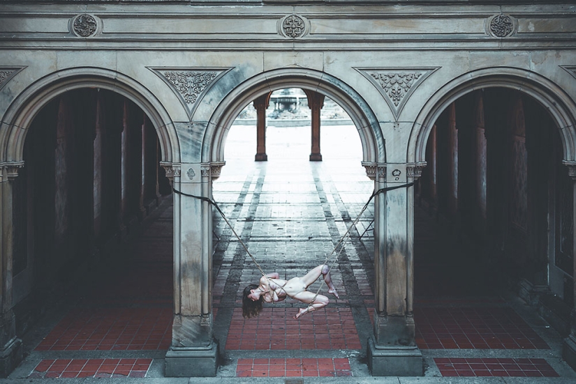 Photographer The Dirty Archangel and His Shibari on the Streets of New York: When Art Reveals Freedom Photographer The Dirty Archangel and His Shibari on the Streets of New York: When Art Reveals Freedom