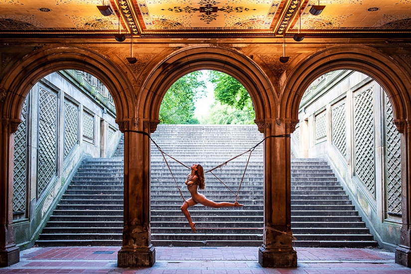 Photographer The Dirty Archangel and His Shibari on the Streets of New York: When Art Reveals Freedom Photographer The Dirty Archangel and His Shibari on the Streets of New York: When Art Reveals Freedom