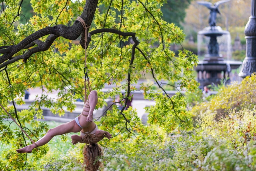 Photographer The Dirty Archangel and His Shibari on the Streets of New York: When Art Reveals Freedom Photographer The Dirty Archangel and His Shibari on the Streets of New York: When Art Reveals Freedom