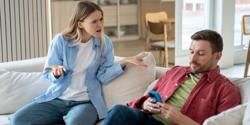 Phubbing: El enemigo invisible de las relaciones: Por qué perdemos la atención el uno al otro