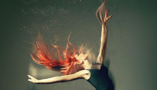 Piérdete en el movimiento: Bailarines en la lente de Pistol Whish