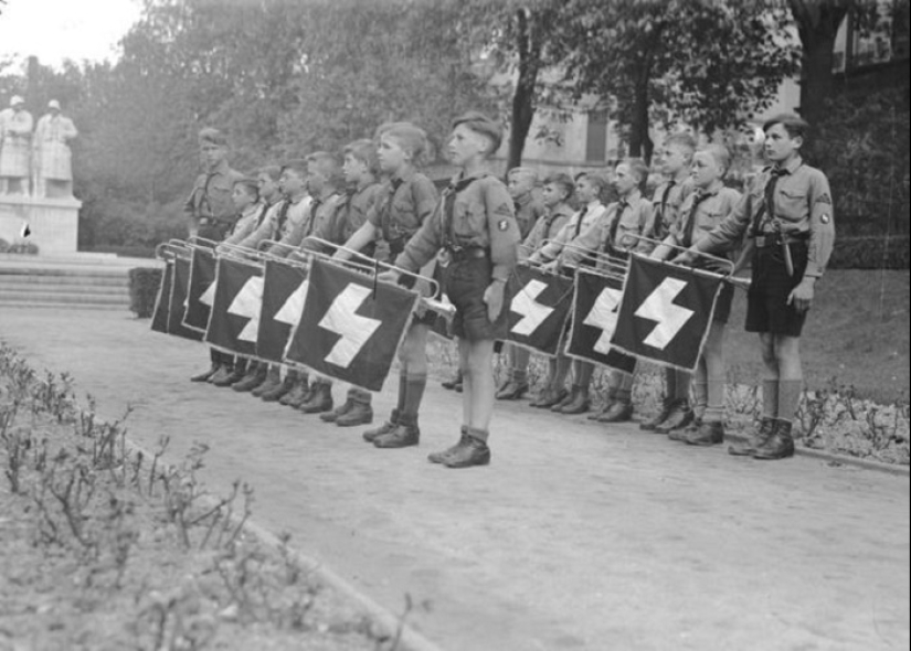 "Pirates of Edelweiss" — how German anti-fascist teenagers fought against Hitler's regime "Pirates of Edelweiss" — how German anti-fascist teenagers fought against Hitler's regime