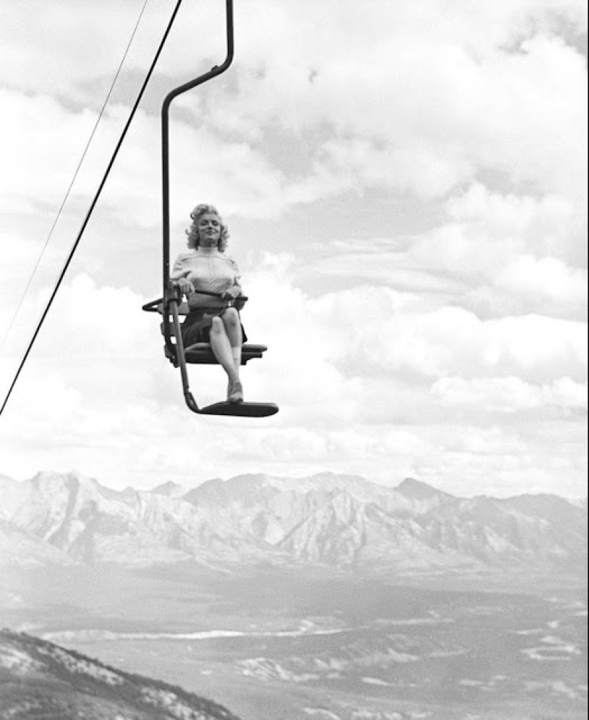 Plaster-beauty is not a hindrance: rare photos of Marilyn Monroe on crutches