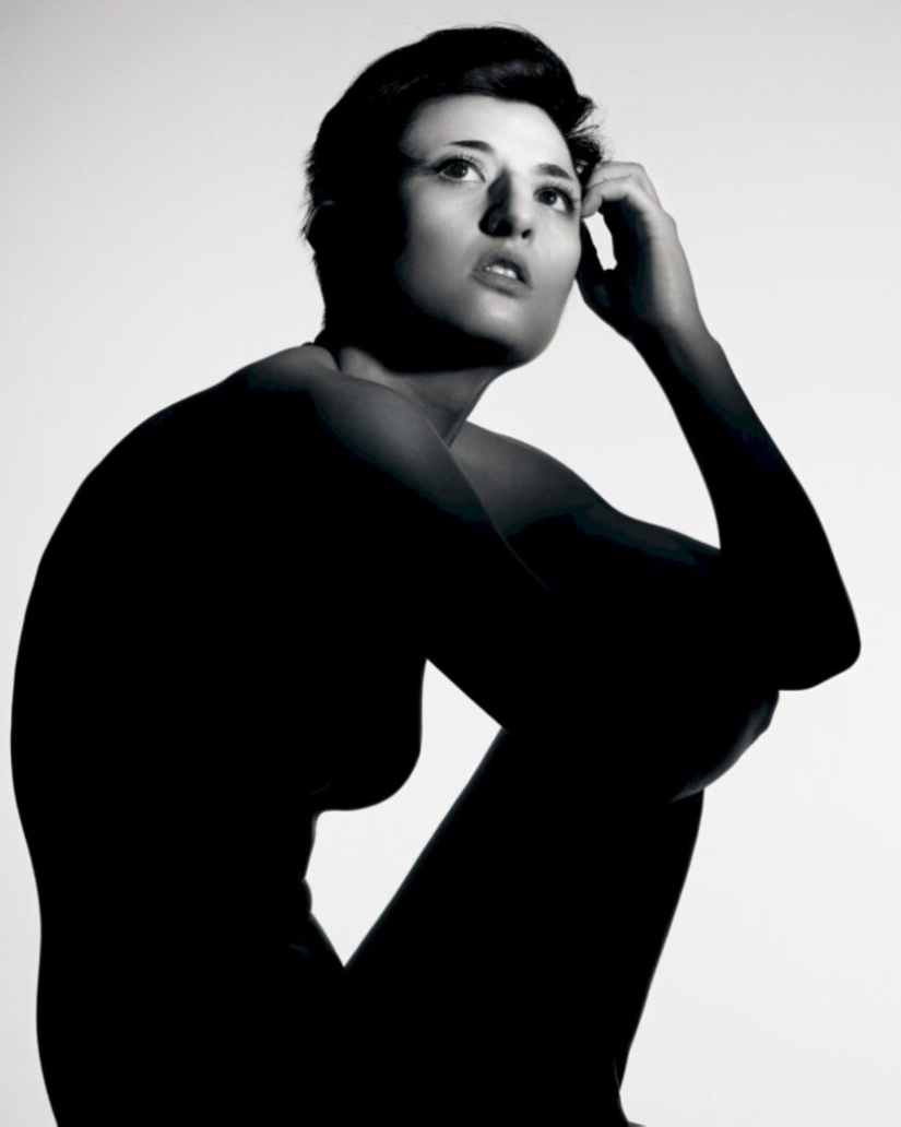 Plays of light and shadow in the works of the master of female erotic portraiture Nicholas Freeman Plays of light and shadow in the works of the master of female erotic portraiture Nicholas Freeman