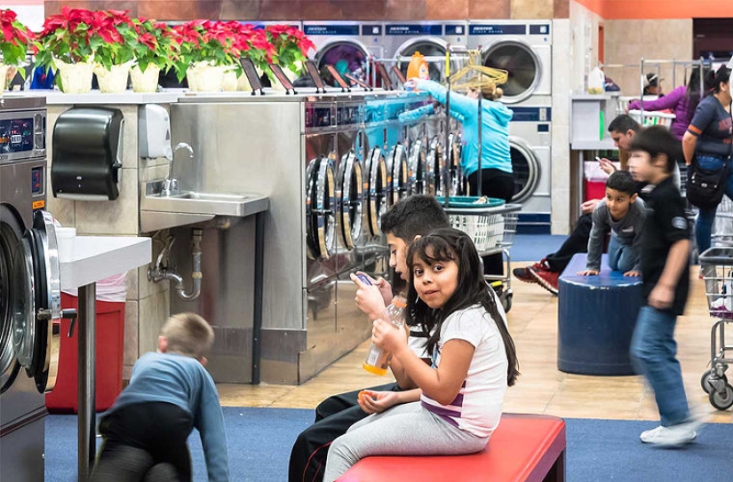 ¿Por qué los estadounidenses lavan ropa en lavanderías y no en casa?