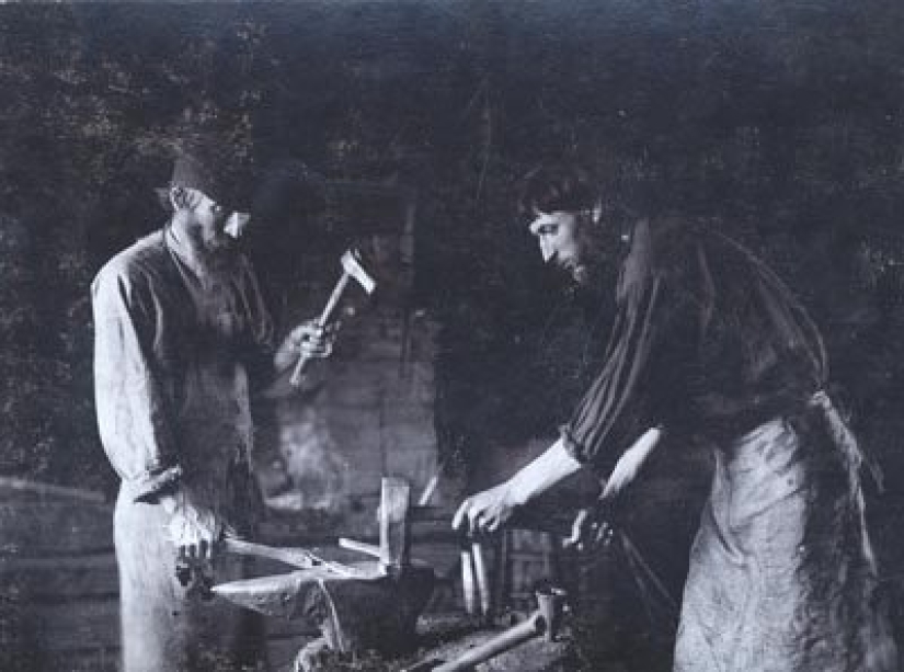 ¿Por qué rusia apellidos tienen diferentes terminaciones? ¿Por qué rusia apellidos tienen diferentes terminaciones?