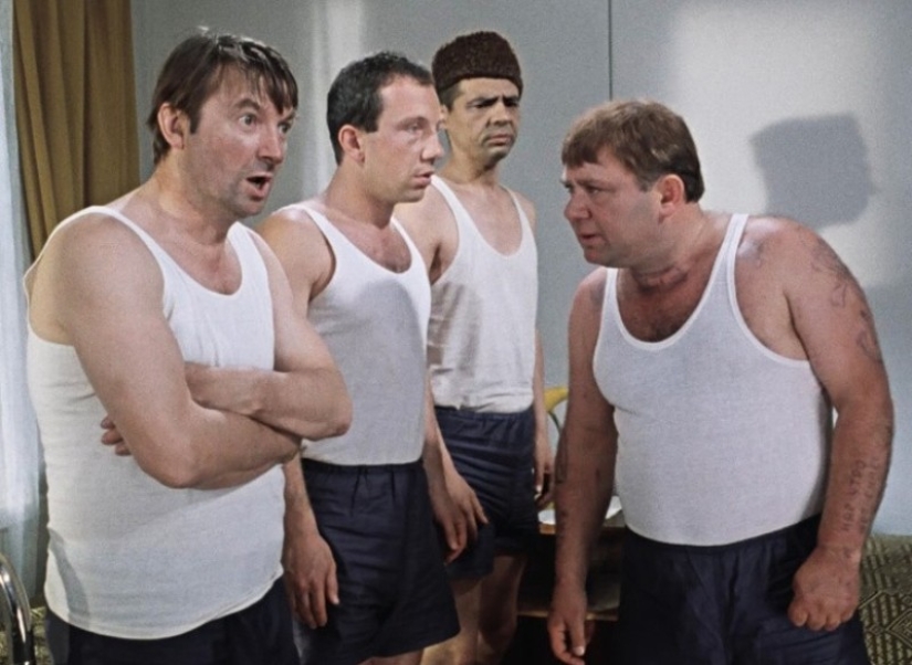 ¿Por qué una camiseta sin mangas de hombre con tirantes se llama "alcohólica"?