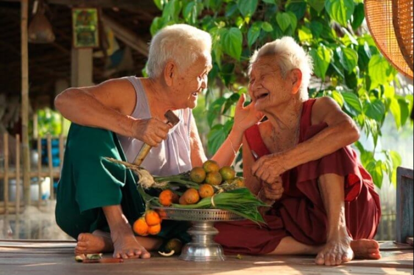 ¿Qué es el "Efecto Zonas Azules": Secretos de los Hígados Largos de los 5 Lugares Más Saludables del Planeta? ¿Qué es el "Efecto Zonas Azules": Secretos de los Hígados Largos de los 5 Lugares Más Saludables del Planeta?