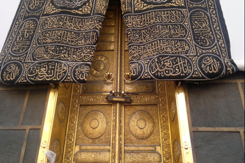 ¿Qué hay dentro de la Kaaba, el lugar sagrado musulmán?