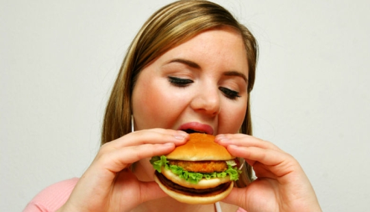 Qué le sucederá si tiene 5 kilogramos adicionales a la edad de 30 años