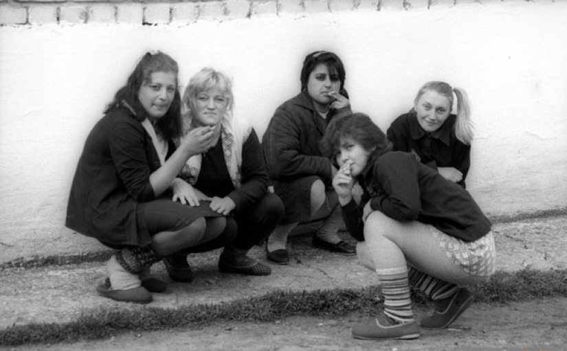 Quiénes son "mujeres de familia" y "bychkoski": la jerga de las cárceles de mujeres rusas Quiénes son "mujeres de familia" y "bychkoski": la jerga de las cárceles de mujeres rusas