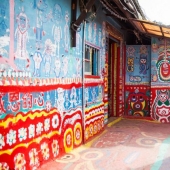 "Rainbow Village" by Huang Yun-Fu: how to make a tourist object out of a dying village