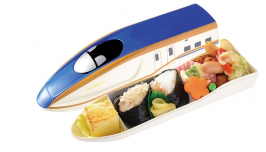 Raíz de loto, snack de bardana y tortilla con jeroglíficos: lo que sirven en la estación de tren de Tokio