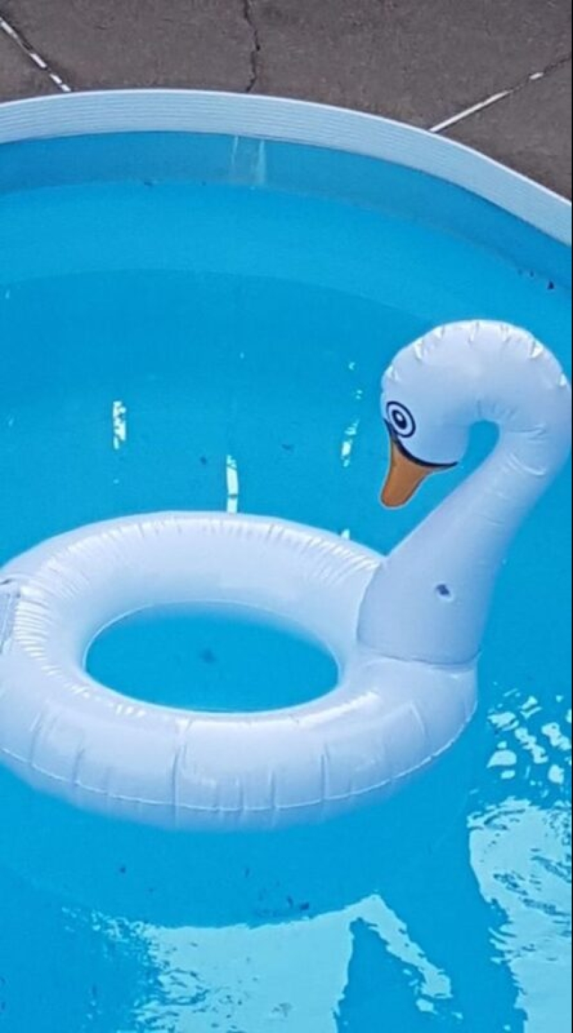 Recreated: 22 creations of armless designers and architects Recreated: 22 creations of armless designers and architects