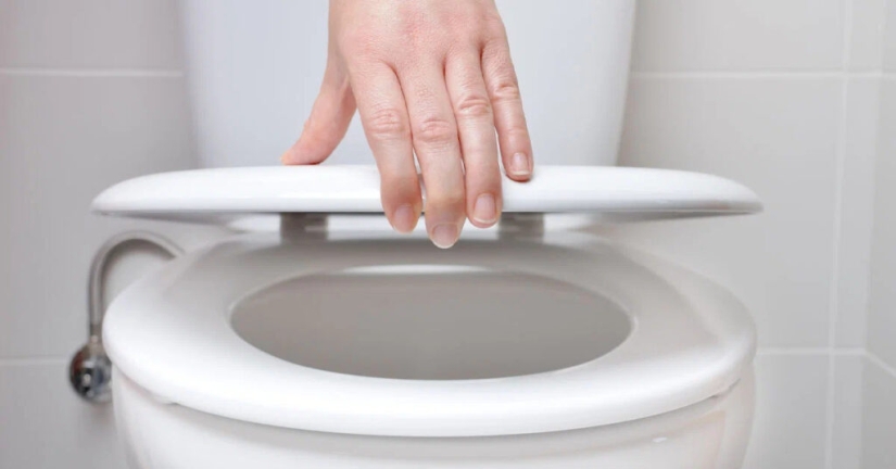 Research shows reusable bottles are dirtier than toilet seats Research shows reusable bottles are dirtier than toilet seats