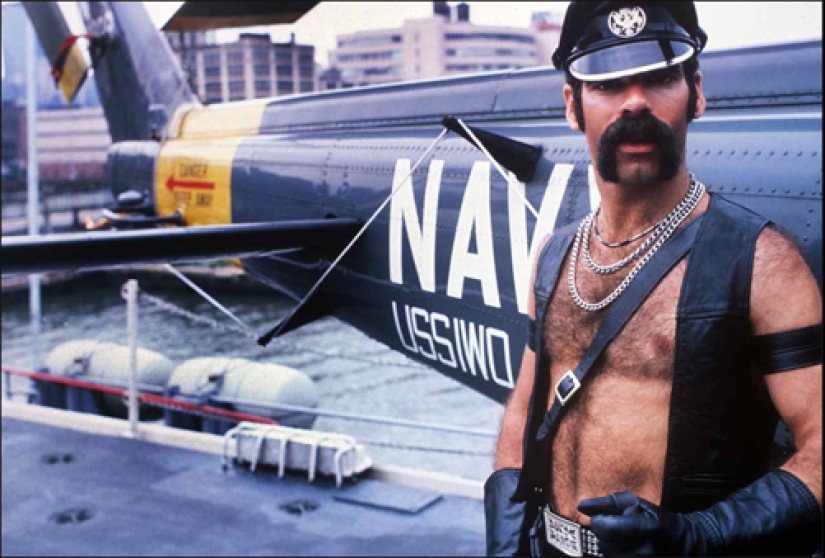 Rock in Faces: How Mark Weiss Created a Visual Chronicle of 80s Music