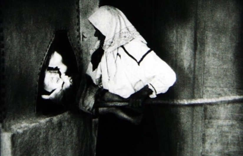 Salting, dying and other strange rituals practiced in Rus'