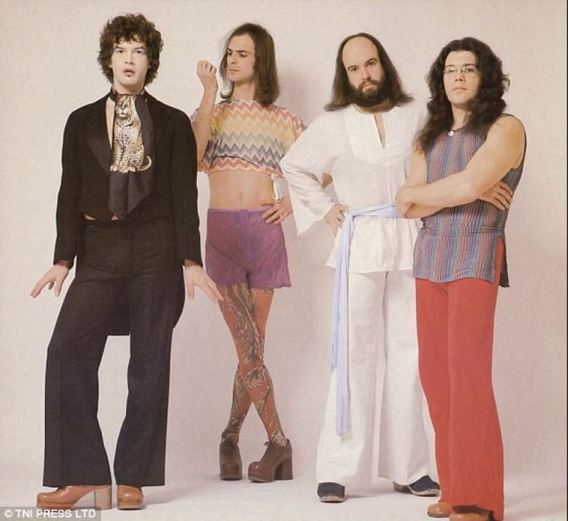 Saludos completos de los 80: carteles de grupos musicales que nadie colgará en la pared Saludos completos de los 80: carteles de grupos musicales que nadie colgará en la pared