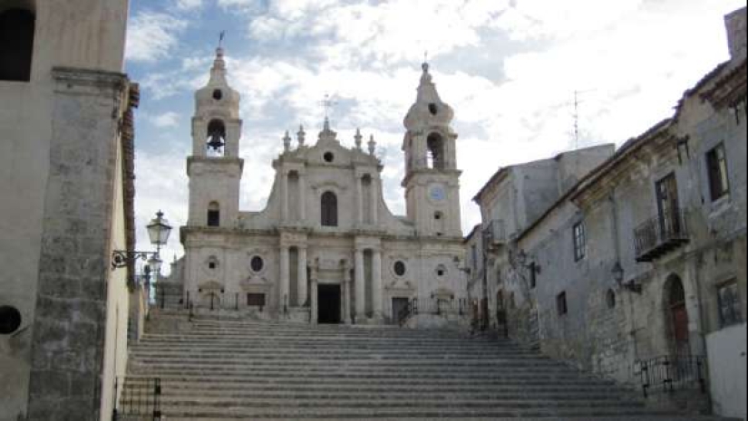 Scientists have deciphered a 17th-century letter written by a devil-possessed nun Scientists have deciphered a 17th-century letter written by a devil-possessed nun