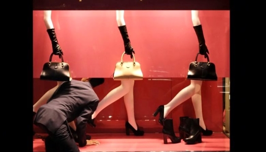 Seize the moment: the photographer who notices everything Seize the moment: the photographer who notices everything