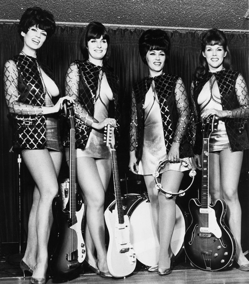 Senos cantores: grupos musicales en topless de la segunda mitad del siglo XX Senos cantores: grupos musicales en topless de la segunda mitad del siglo XX