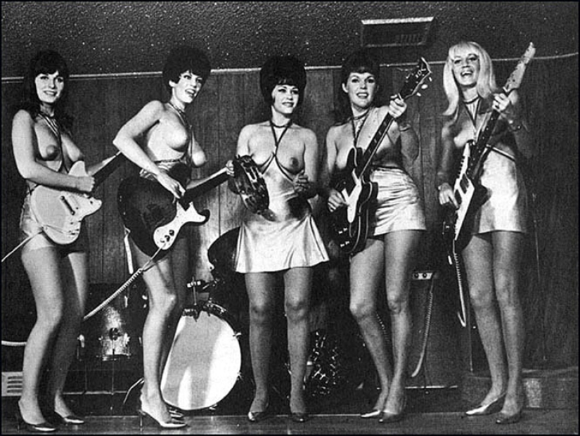 Senos cantores: grupos musicales en topless de la segunda mitad del siglo XX Senos cantores: grupos musicales en topless de la segunda mitad del siglo XX