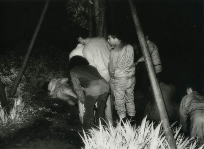 Sex and the City: photos of Kohei Yoshiyuki taken in Tokyo night parks