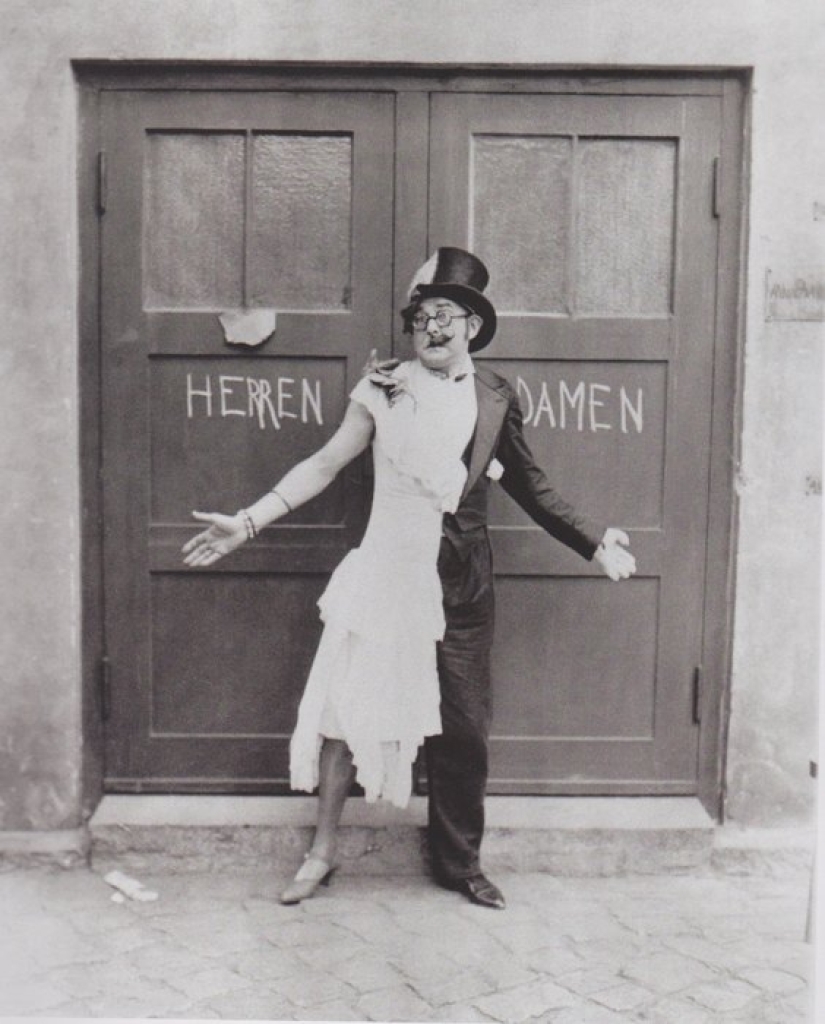 Sex, drugs and cabaret: the night life of Weimar Germany Sex, drugs and cabaret: the night life of Weimar Germany