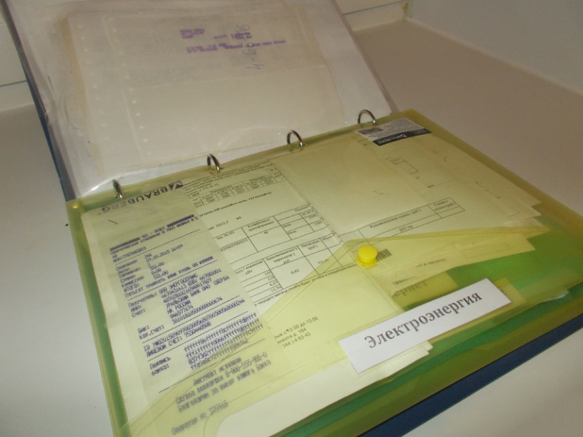 "Sex is overrated, hangover is flour": 10 signs of an old man