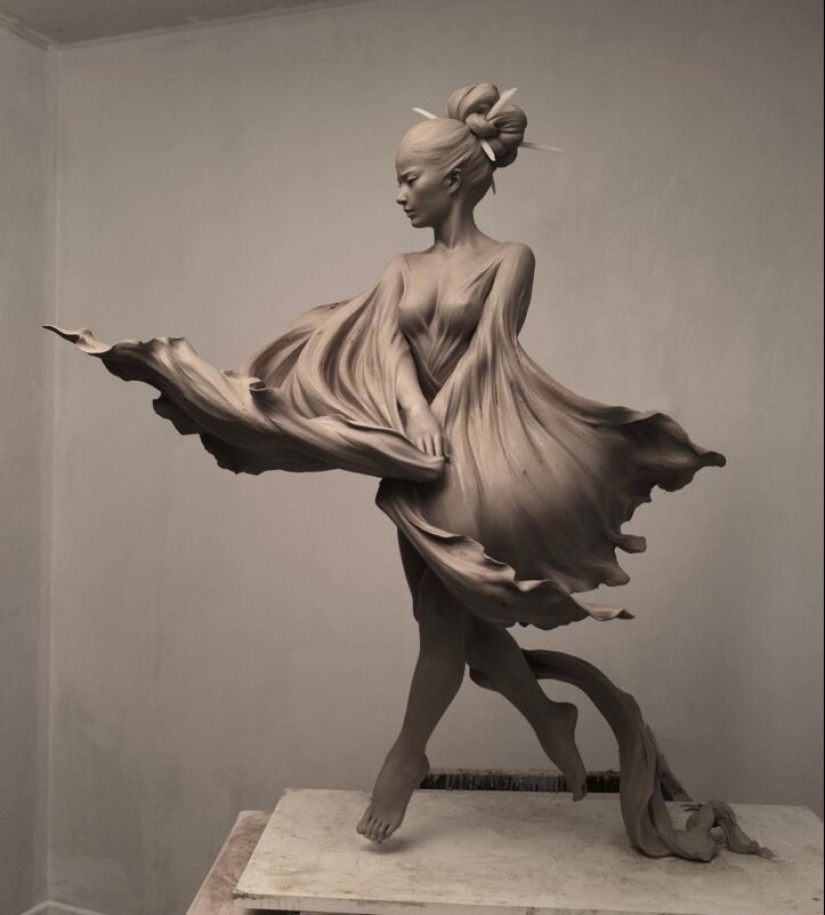 Sexy and incredibly realistic sculptors by Luo Li Rong Sexy and incredibly realistic sculptors by Luo Li Rong