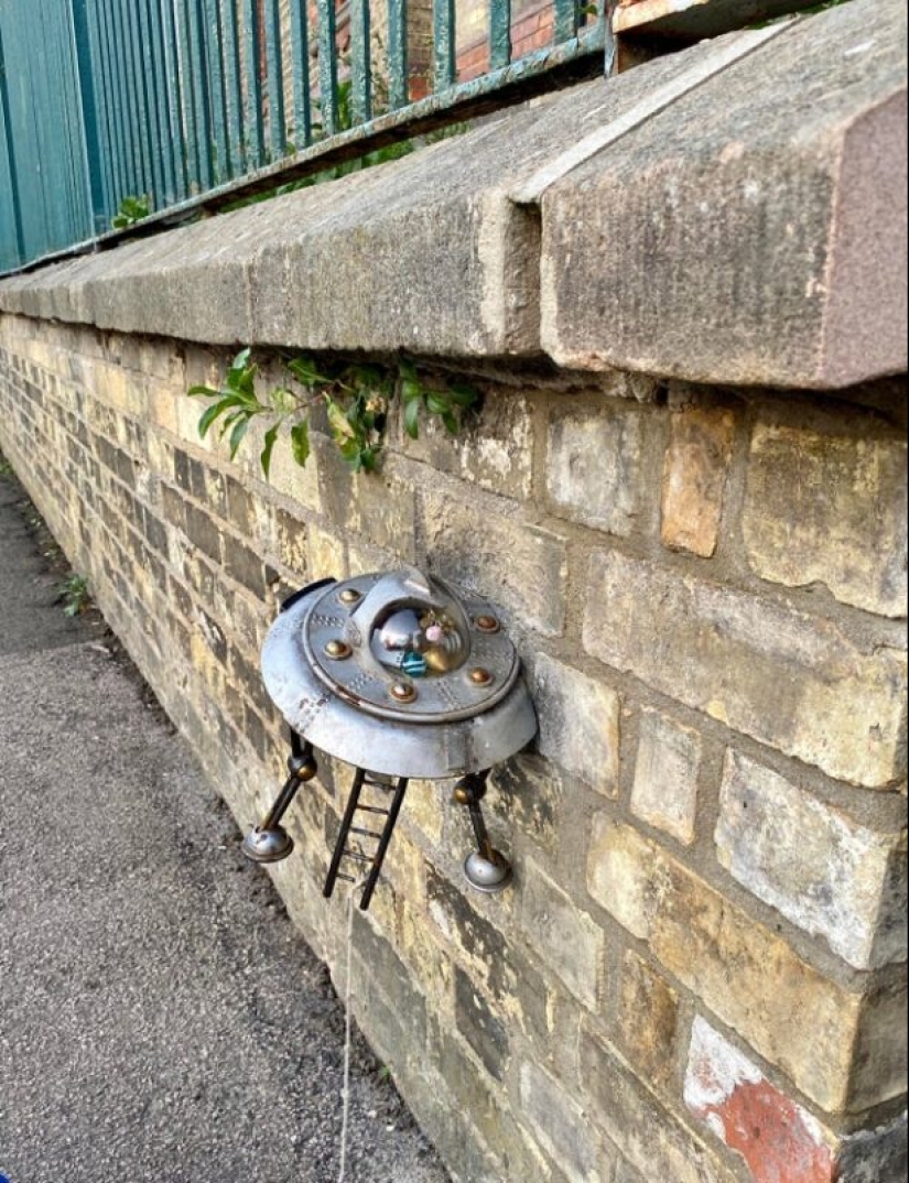 Size matters: 22 proofs of the law of relativity that Einstein never dreamed of Size matters: 22 proofs of the law of relativity that Einstein never dreamed of