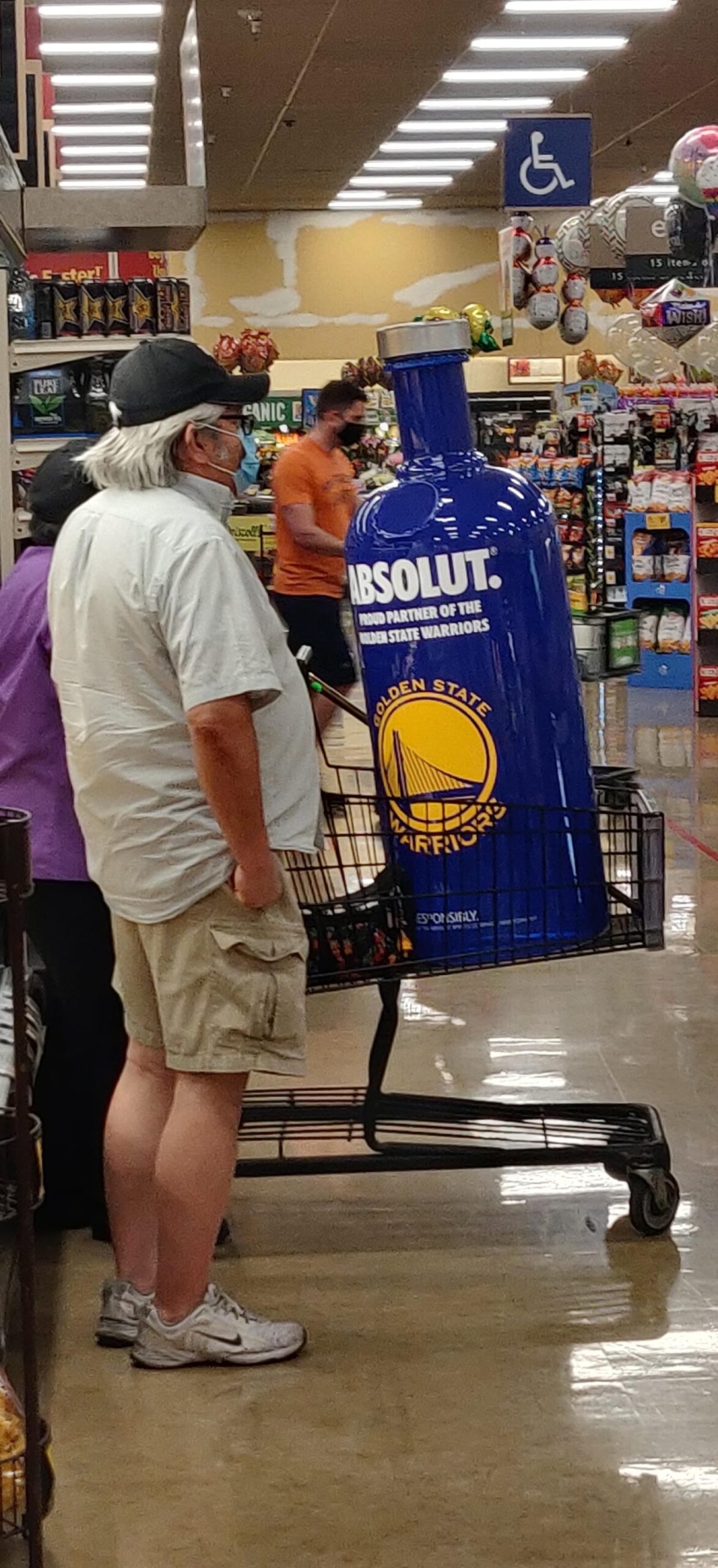 Size matters: 22 proofs of the law of relativity that Einstein never dreamed of Size matters: 22 proofs of the law of relativity that Einstein never dreamed of