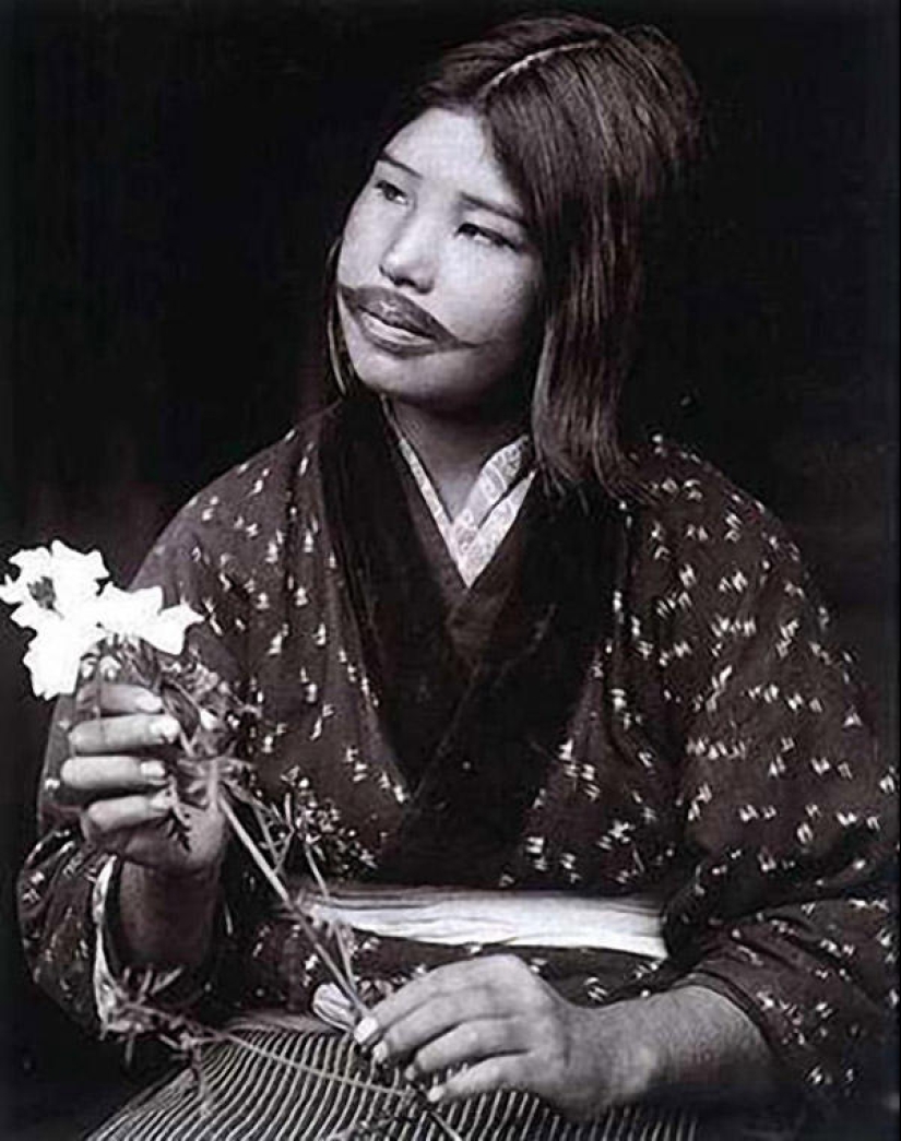 Smiles of Ainu women Smiles of Ainu women