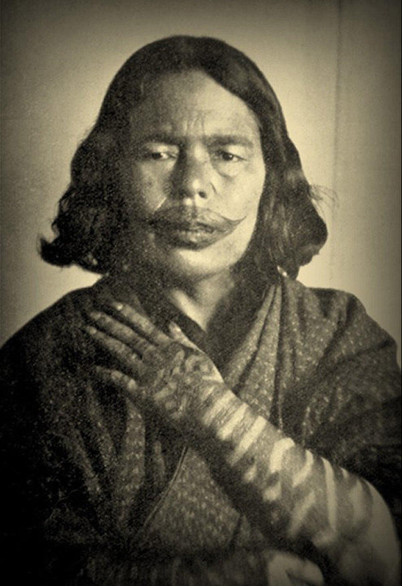 Smiles of Ainu women Smiles of Ainu women