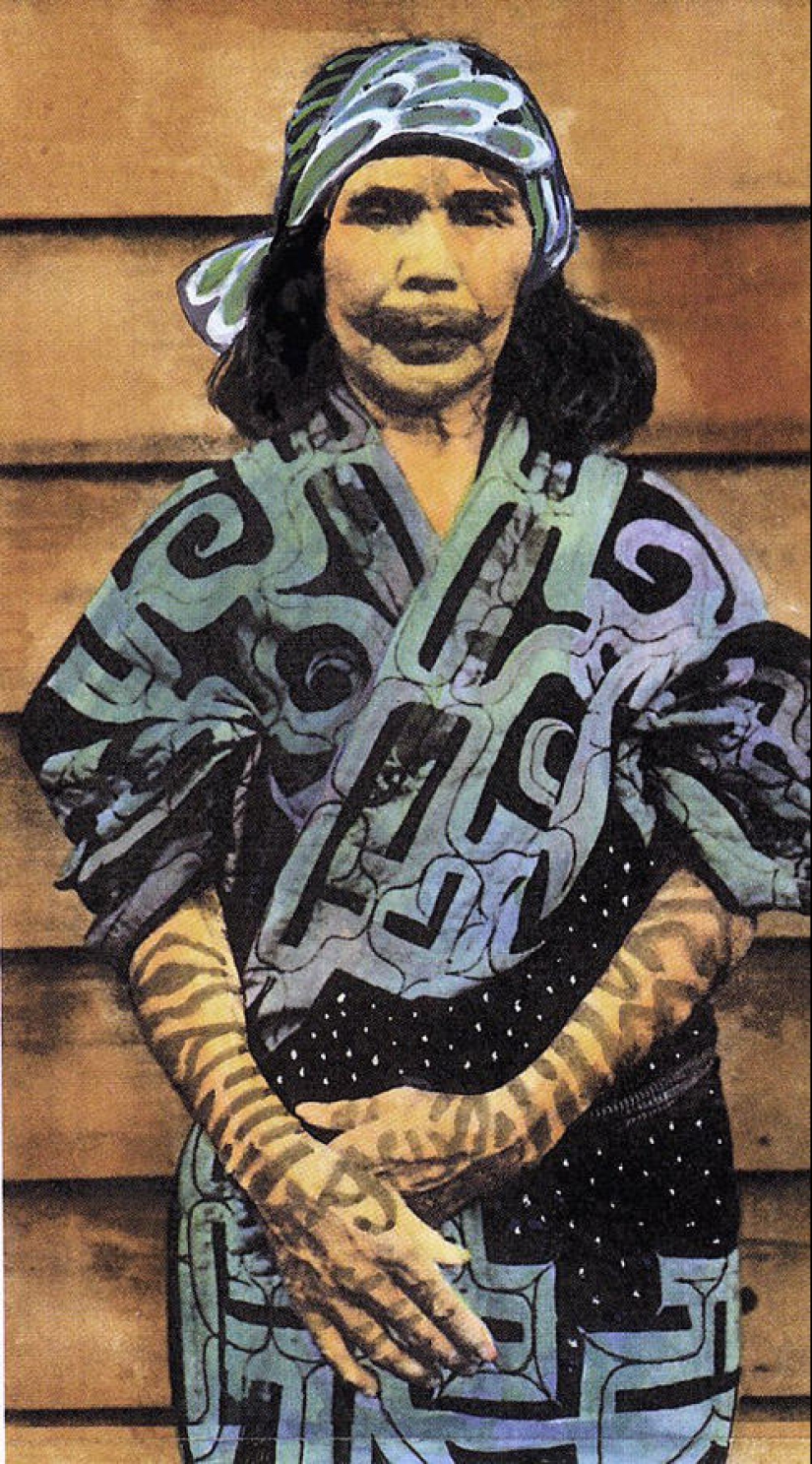 Smiles of Ainu women Smiles of Ainu women