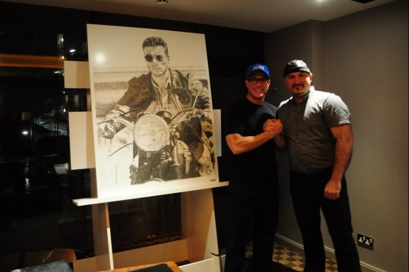 Spot work: impresionantes esculturas hechas de cientos de miles de clavos Spot work: impresionantes esculturas hechas de cientos de miles de clavos