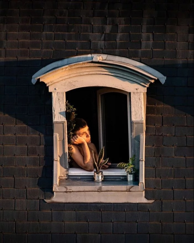 Spying on the Parisians: windows and balconies of the French capital